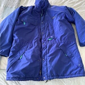 Patagonia men’s ski type jacket insulated. Size large. Great condition. Blue.